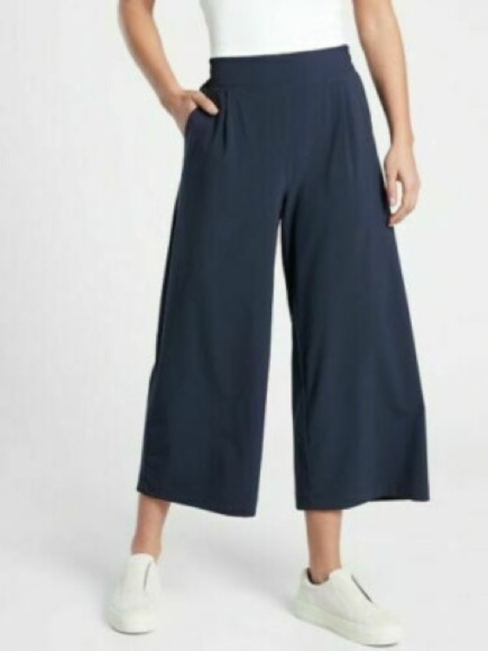 Athleta Brooklyn Wide Leg Cropped Fit Flowy Pants | Dark Navy | 4 Petite